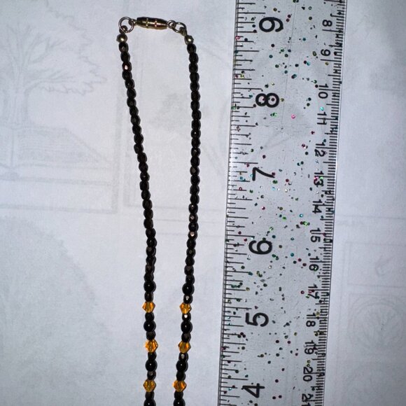15 1/2" Black  and Bronze Y-Design Beaded Necklace - Picture 3 of 8